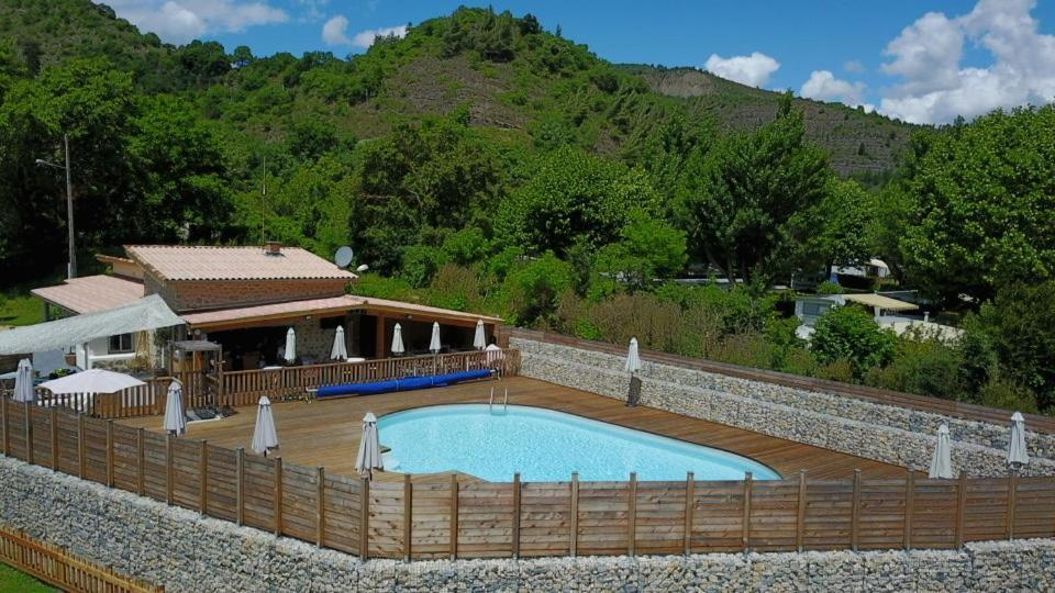 Camping Du Bourg Динь-ле-Бен Экстерьер фото