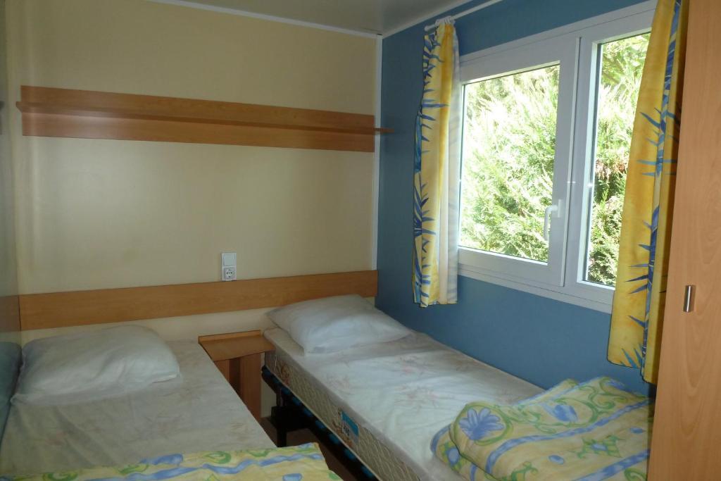Camping Du Bourg Динь-ле-Бен Номер фото