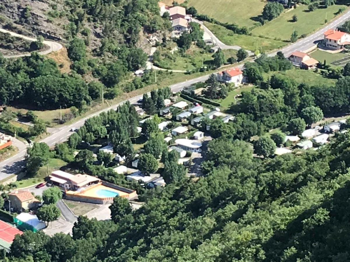 Camping Du Bourg Динь-ле-Бен Экстерьер фото